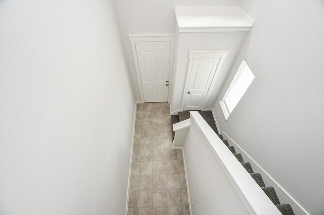 Building Photo - 7542 Coral Ter Dr