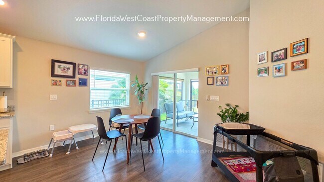 Building Photo - EXCEPTIONAL 3 BEDROOM/2 BATH HOME PLUS LARGE FENCED YARD! LONG TERM LEASE- UNFURNISHED!