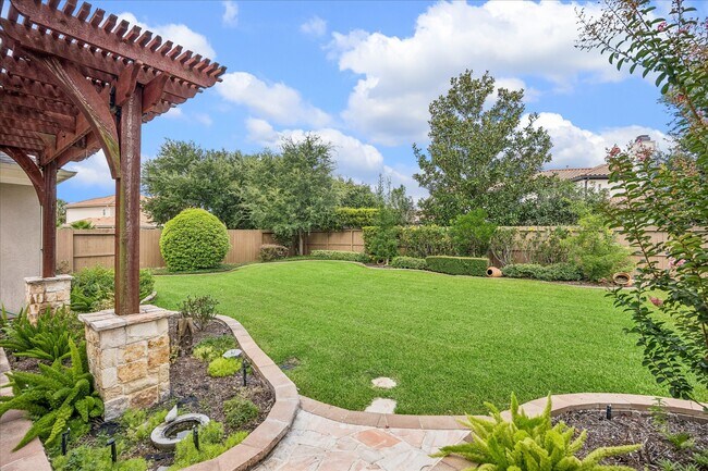 Building Photo - 2210 Bywater Dr