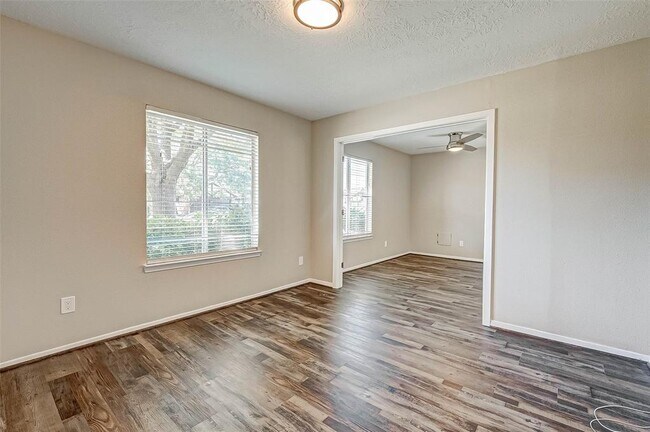 Building Photo - 13002 Kingsmill Dr