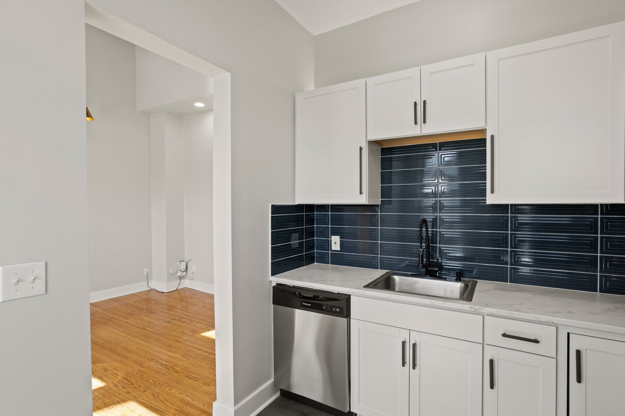 Building Photo - 853 Meigs St