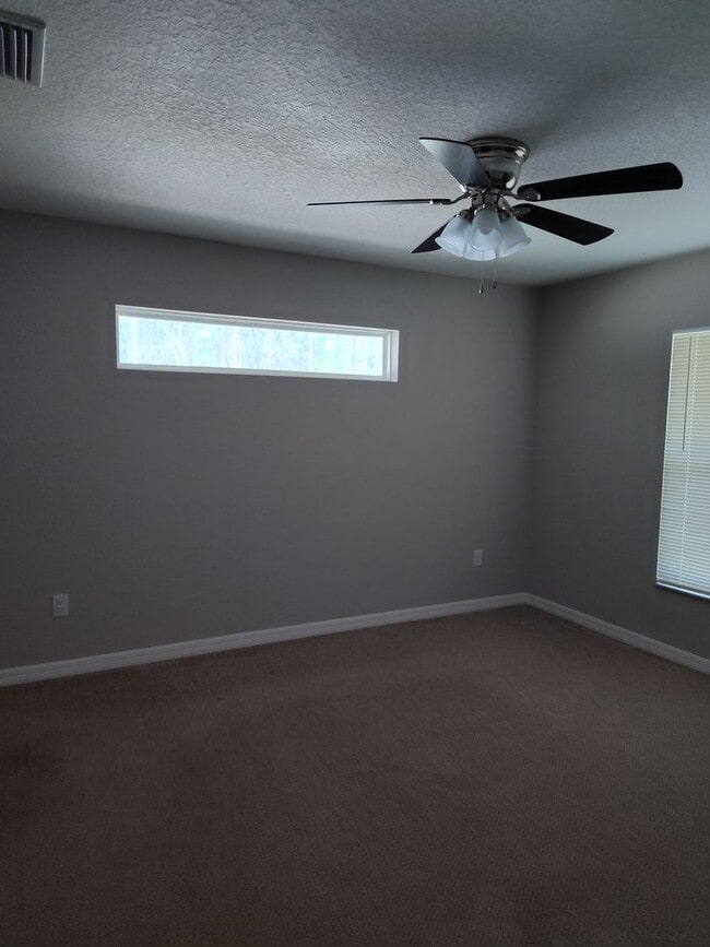 Building Photo - Charming 2BR/2BA Duplex in Citrus Springs ...
