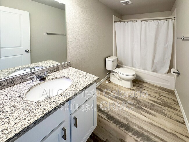 Building Photo - 5975 Mumford Dr.
