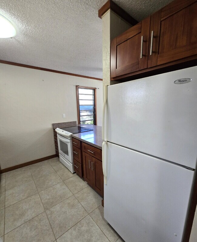 Building Photo - 2Br/1.5ba/2pkg Split Level Townhome - Pearlridge Aiea