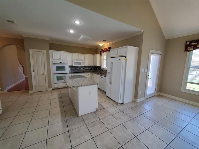 Building Photo - 472 Hunters Mill Cove