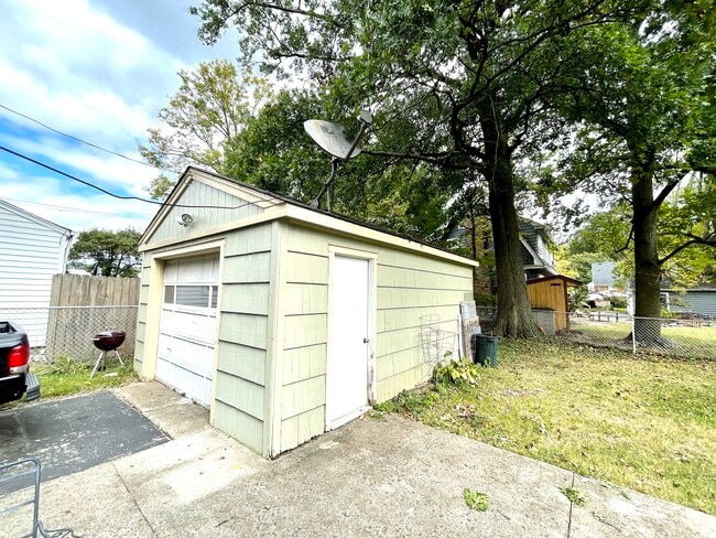 Garage - 5084 Overbrook Pl