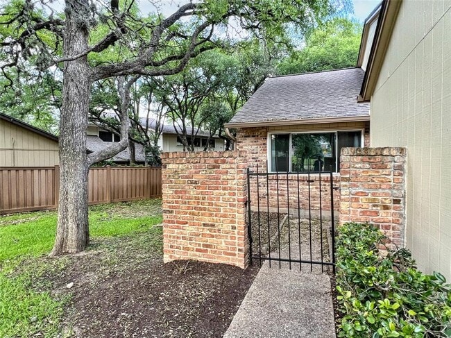 Building Photo - 8305 Greenslope Dr