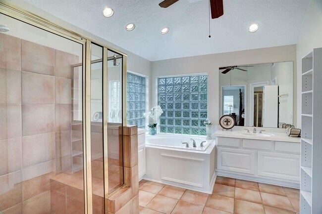 Building Photo - 5307 Summerland Ridge Ct