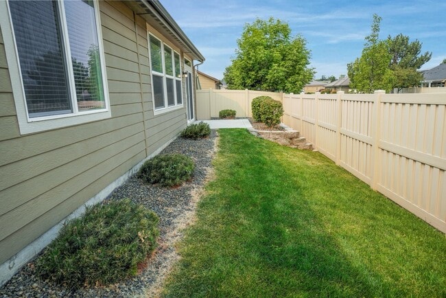 Building Photo - 3406 E Girdner Dr