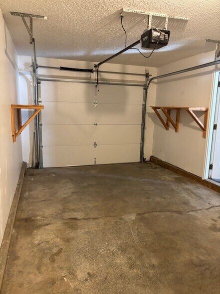 Building Photo - 5357 Ponderosa St.