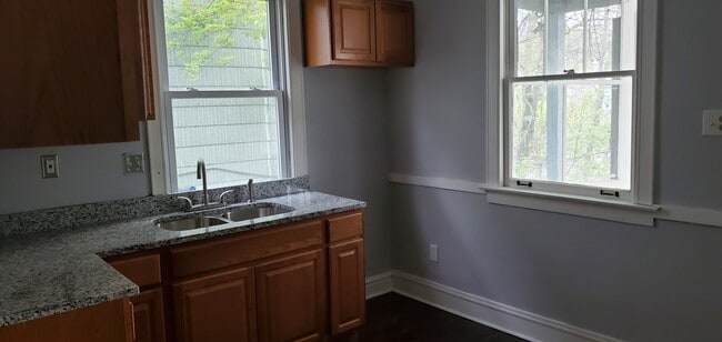 Building Photo - 10520 S Perry Ave