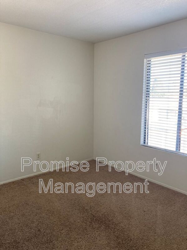 Building Photo - 274 Riverview Way