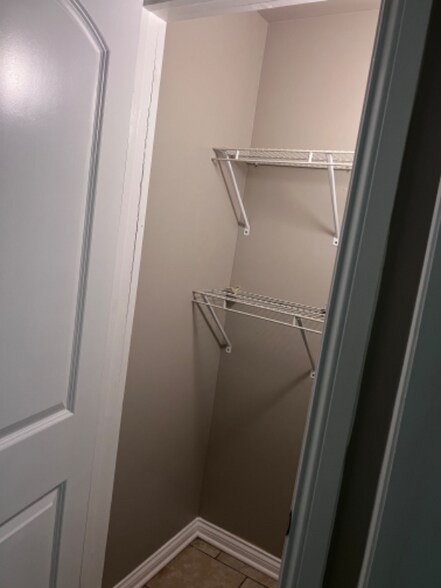 Building Photo - 8236 S Ellis Ave