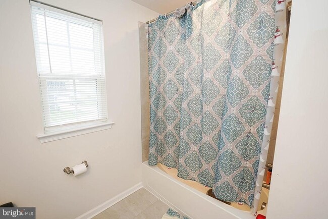 Building Photo - 9305 Mulligan Way