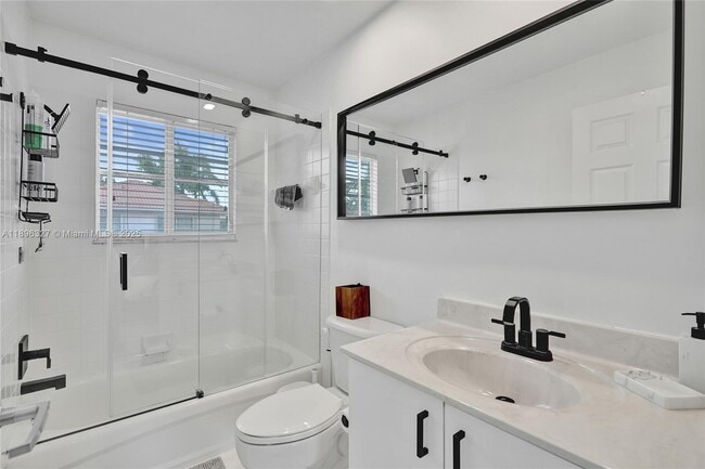 Building Photo - 1725 Winterberry Ln