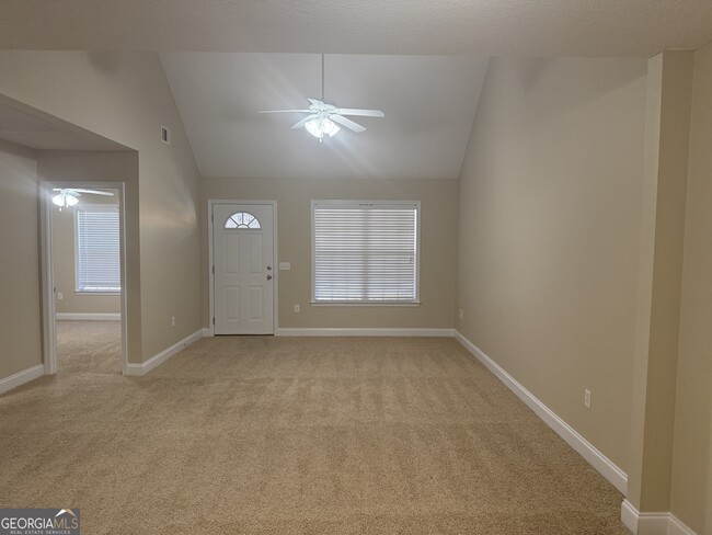 Building Photo - 112 Lakeview Commons Dr