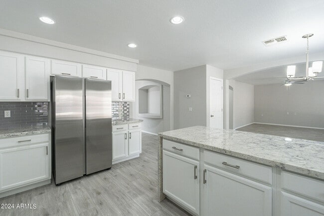 Building Photo - 6326 W El Cortez Pl