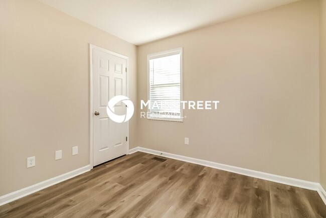 Building Photo - 502 Sommerset Dr