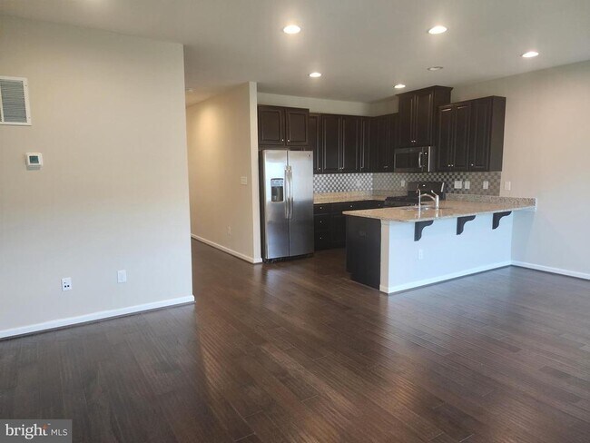 Building Photo - 439 Goodwick Dr