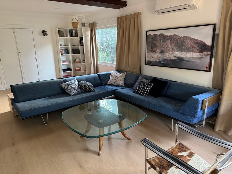 Building Photo - 5924 Hayes Ave