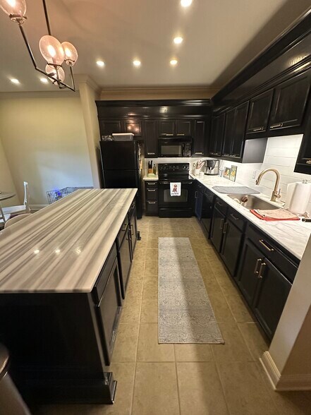 Building Photo - 2126 Belle Point Aly