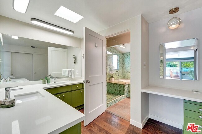 Building Photo - 2755 Carmar Dr