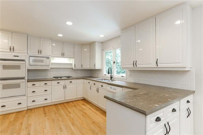 Building Photo - 55 Cameron Glen Dr NW