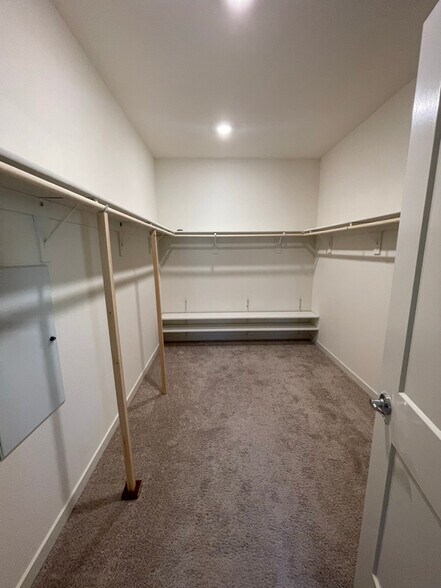 Building Photo - 1070 John Hopkins Ct