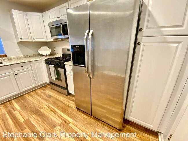 Building Photo - 3 br, 2.5 bath House - 606 Sheafe Court