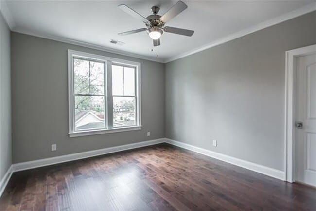 Building Photo - Huge East Nashville Home just steps to the...