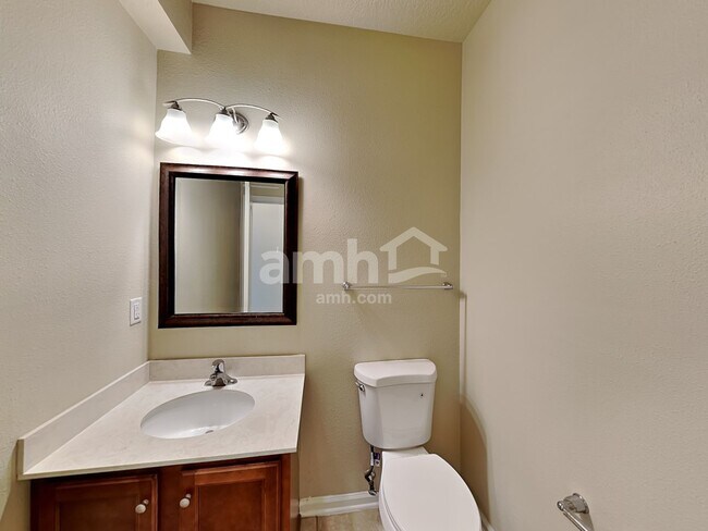 Building Photo - 332 Silver Glen Ave