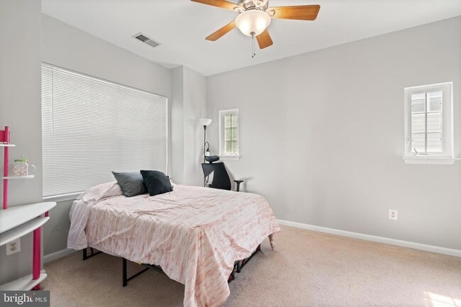 Building Photo - 14348 Sharpshinned Dr