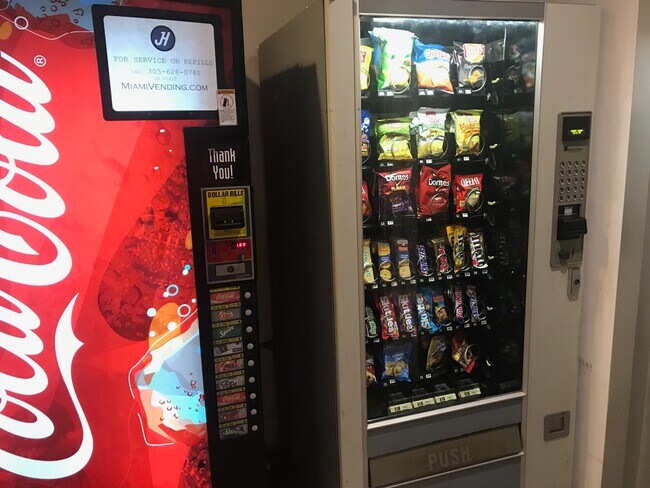 Building Photo - 6345 Collins Ave