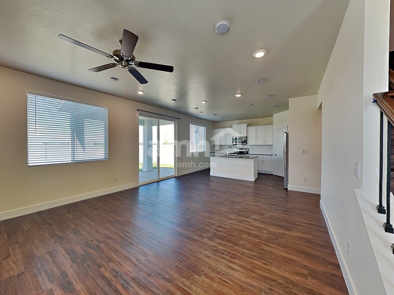 Building Photo - 4053 N Keklik Ave