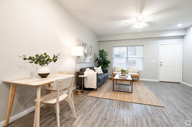 Building Photo - 600 E Marble St