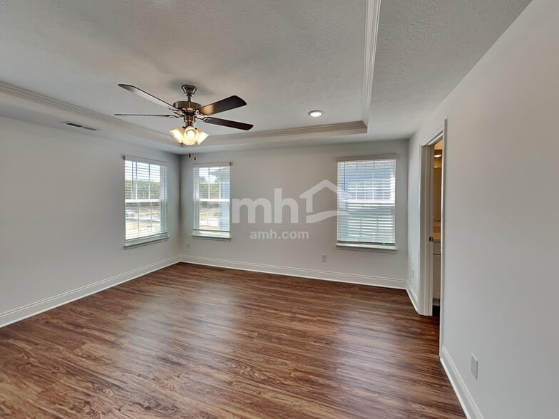 Building Photo - 1077 Castor Dr