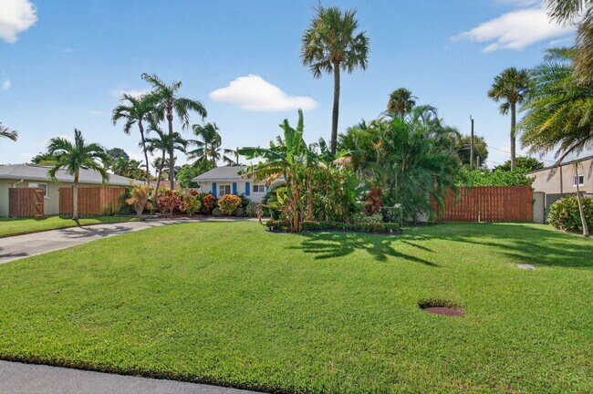 Building Photo - 802 Mallard Dr