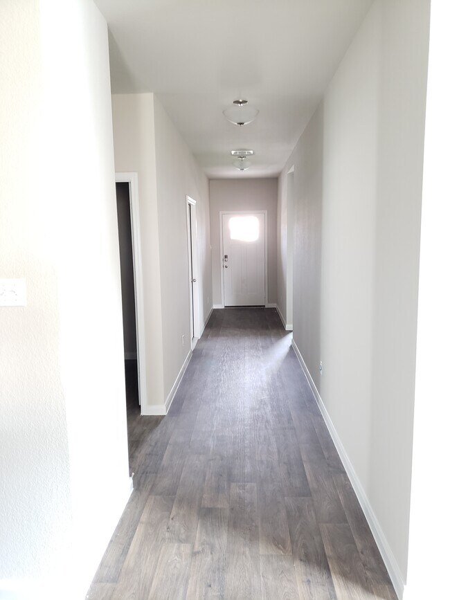 Building Photo - 118 Lullaby Dr
