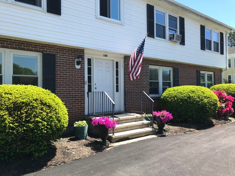 Primary Photo - 180 South St