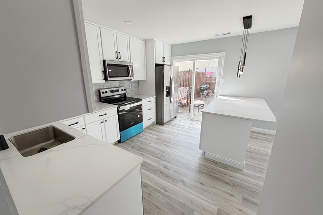 Building Photo - 328 Carmel Woods Dr