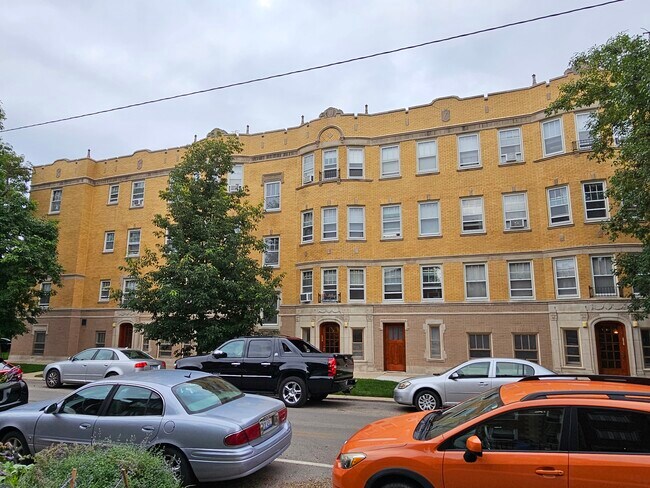 Building Photo - 4919-4927 N Rockwell