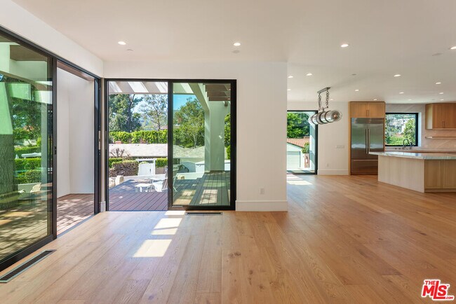 Building Photo - 382 Aderno Way