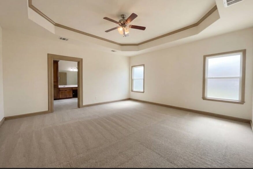 Building Photo - 1000 Estival Dr