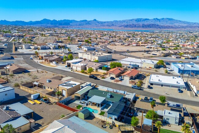 Building Photo - 2261 Sahara Dr