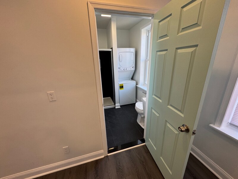 Building Photo - 1527 Tasker St