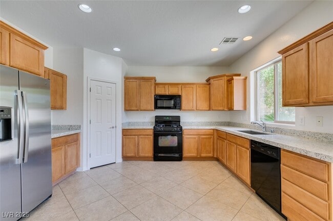 Building Photo - 11933 Orense Dr