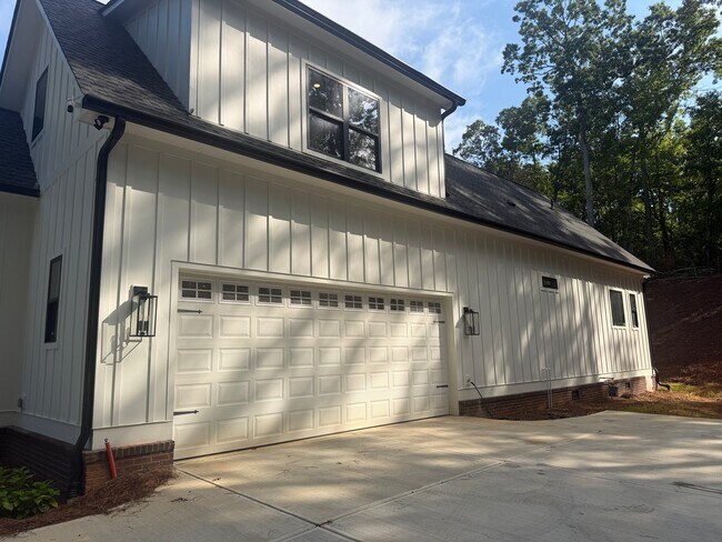 Building Photo - 1601 Old Lost Mountain Rd