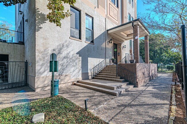 Building Photo - 1100 Harvard St