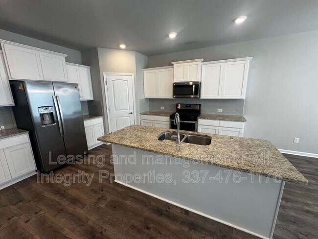 Building Photo - 115 Rue Chateau Royal Dr