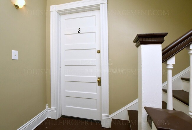 Building Photo - 319 W Lee St